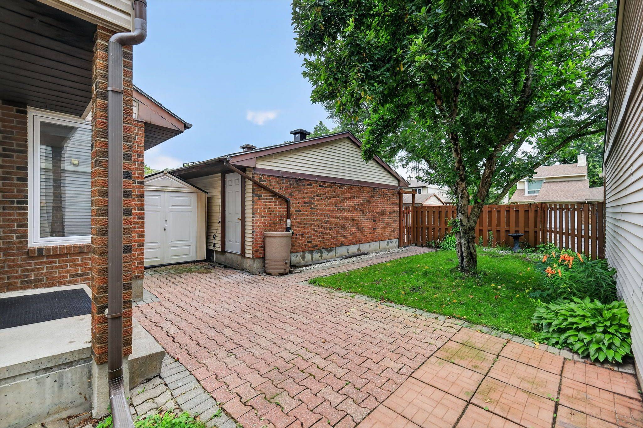 704 Malibu TER, Mooneys Bay - Carleton Heights And Area, ON K2C 3T8