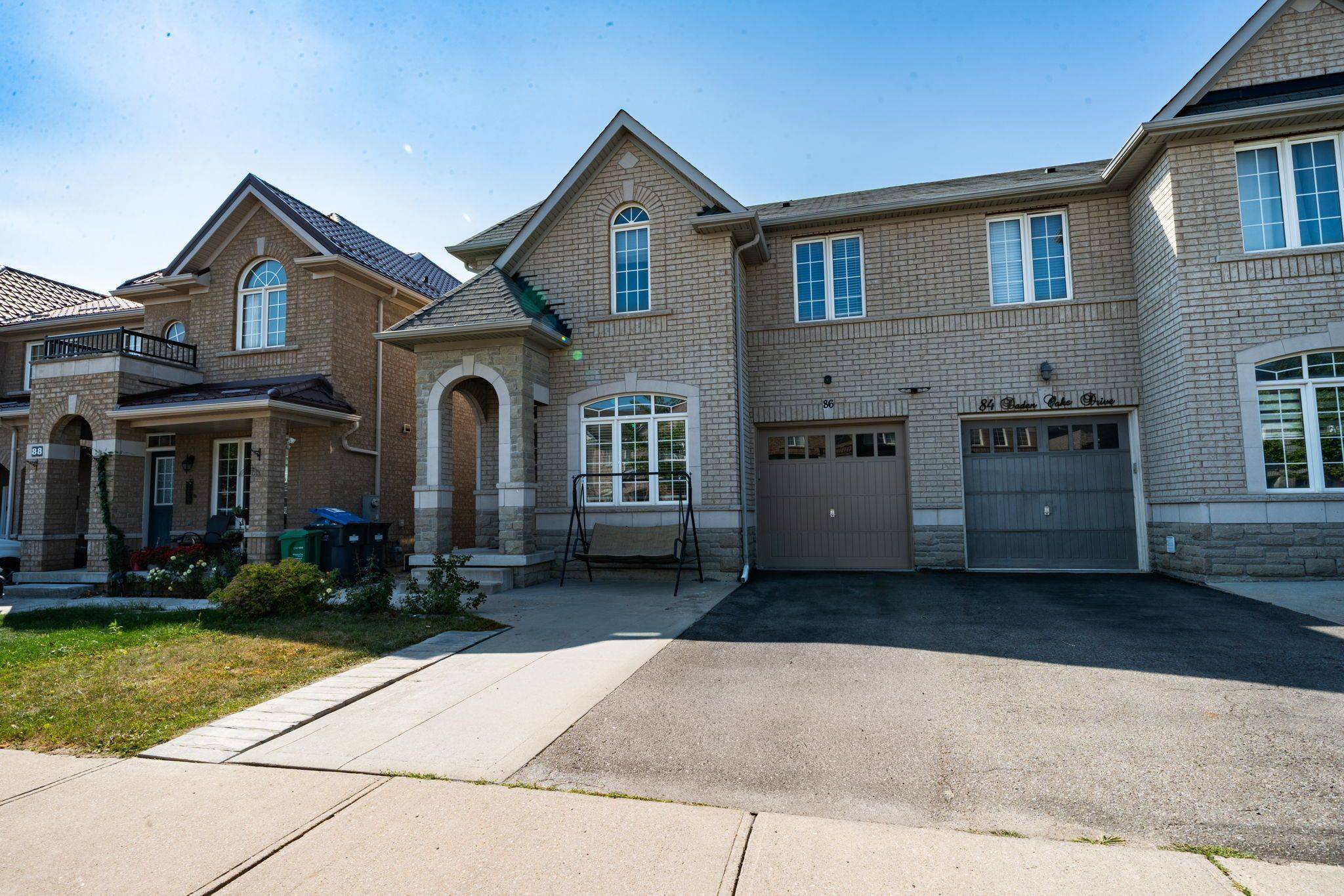 86 Daden oaks DR, Brampton, ON L6P 3R9