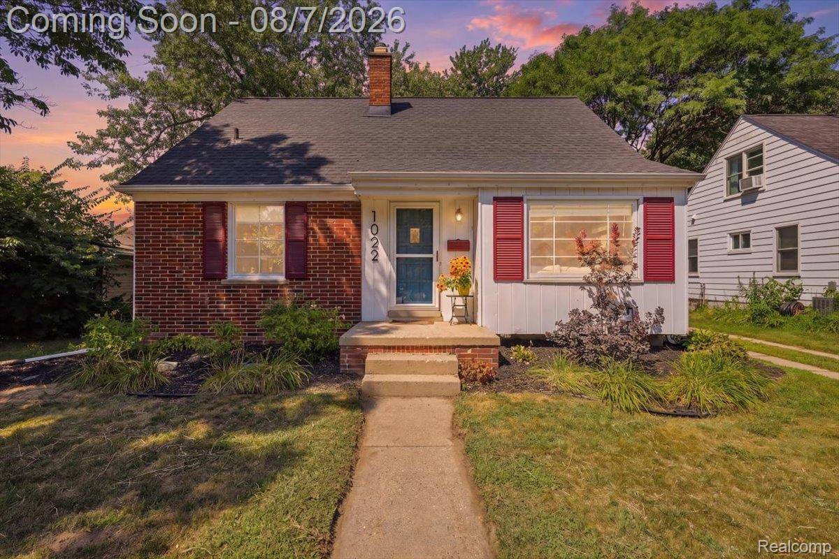 1022 Catalpa DR, Royal Oak, MI 48067