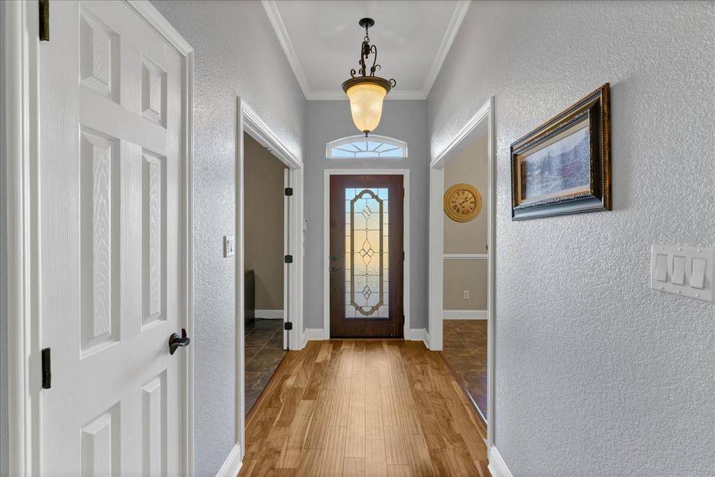 3300 Fountain Way, Granbury, TX 76049