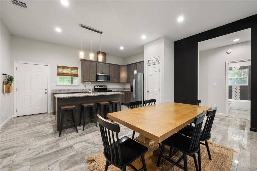 219 County Road 1260, Fairfield, TX 75840