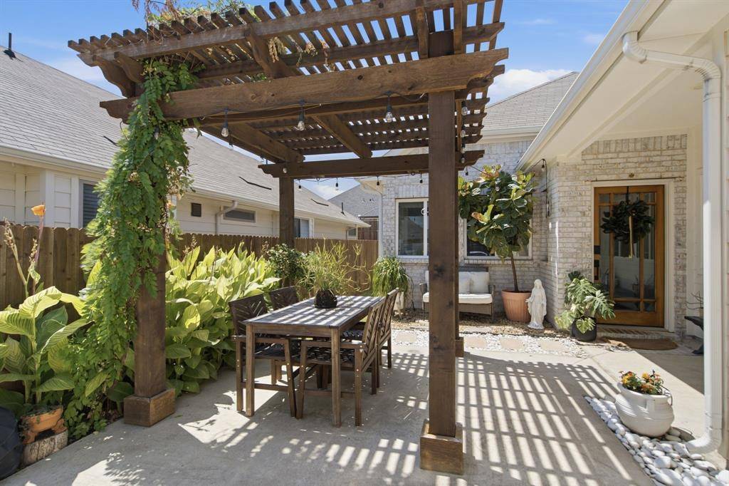 616 Coleman Street, Aubrey, TX 76227