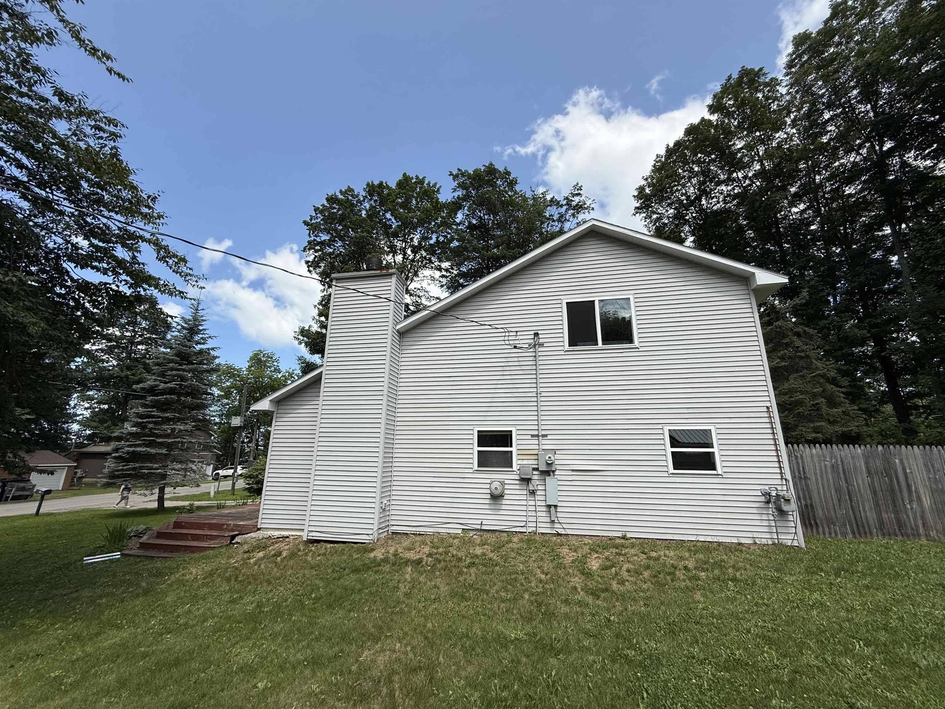 4972 NE E Shore DR, Coldsprings Twp, MI 49646