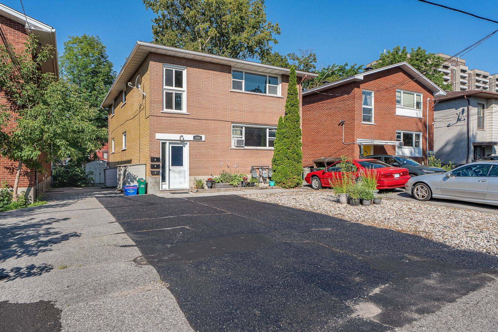 898 Watson AVE, Britannia Heights - Queensway Terrace N And Area, ON K2B 6B9