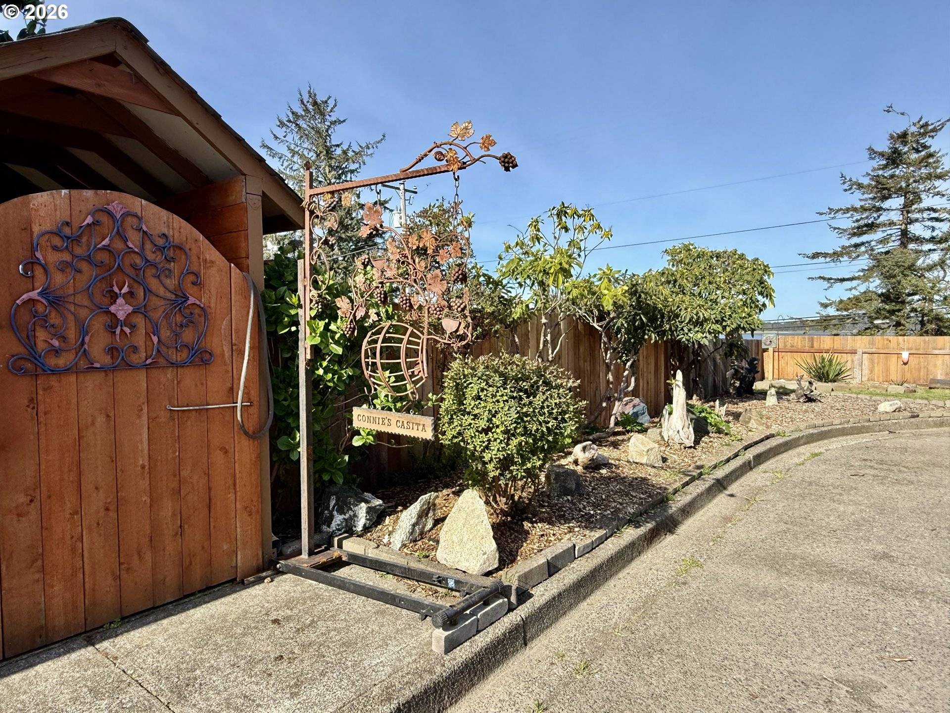 407 S EMPIRE BLVD, Coos Bay, OR 97420