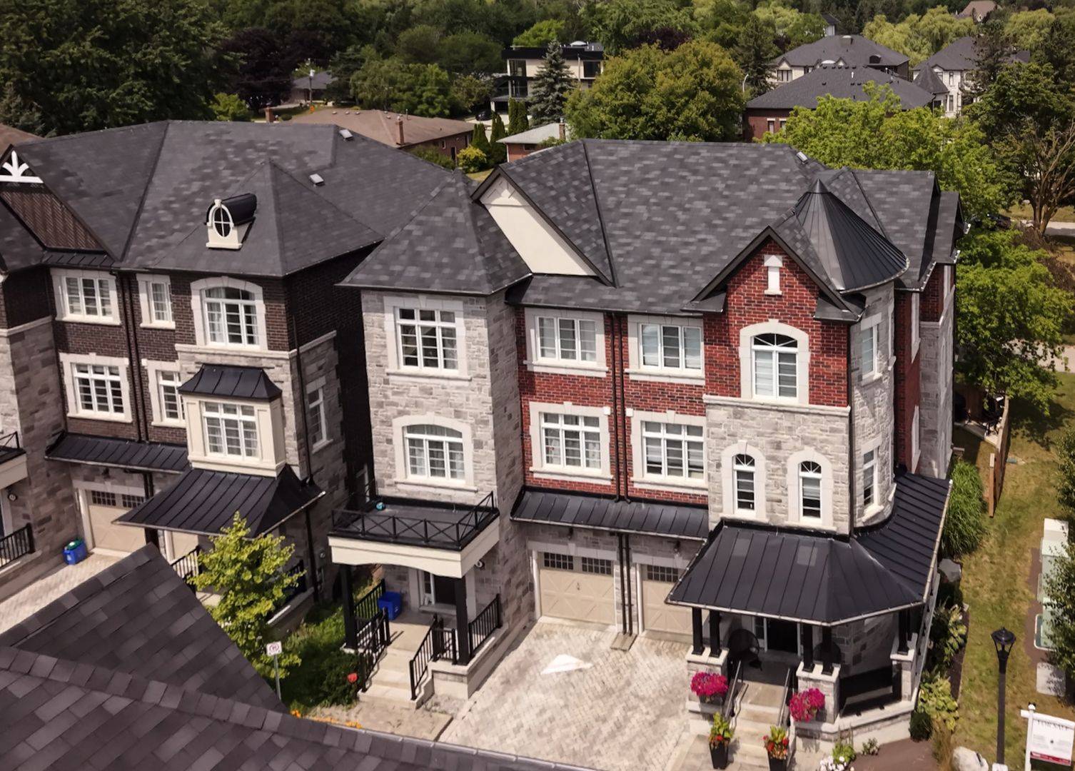 6 Globemaster LN, Richmond Hill, ON L4G 2H1