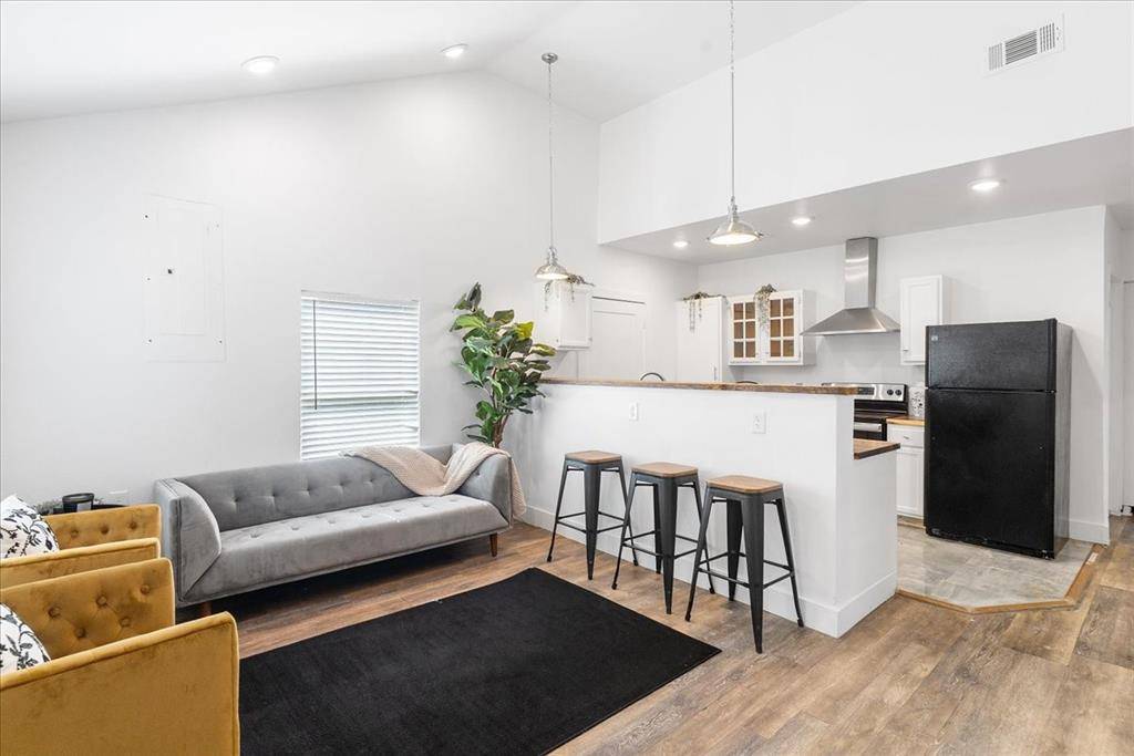 2635 Carpenter Avenue, Dallas, TX 75215