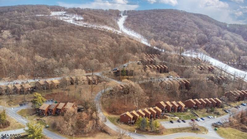1 Deer Valley Ln Unit 2, Vernon Twp., NJ 07462