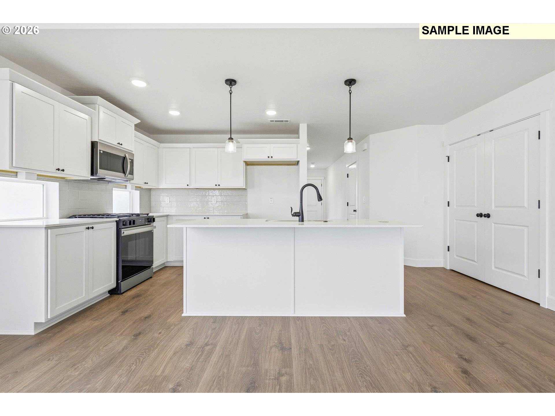 894 E Maple Brook AVE, Hermiston, OR 97838