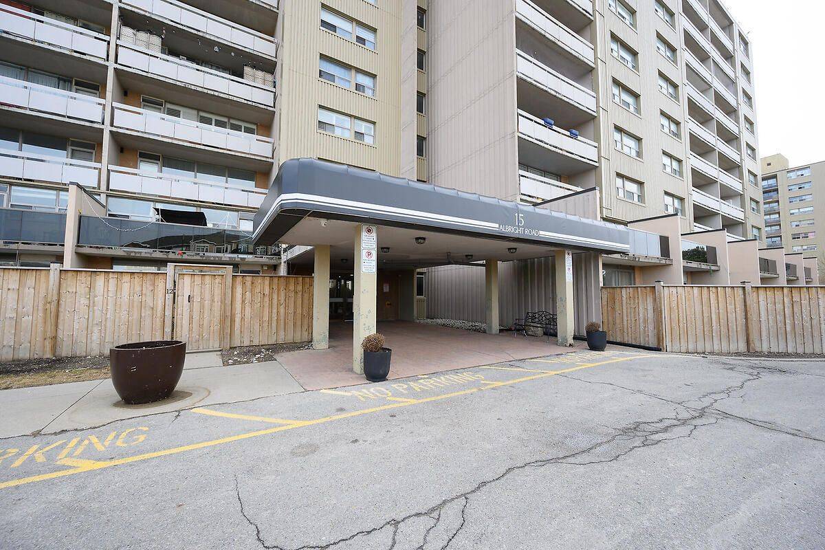15 Albright RD #811, Hamilton, ON L8K 5J2