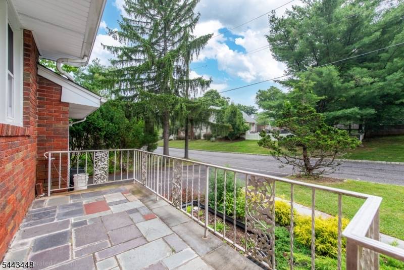 68 Bentley Rd, Cedar Grove Twp., NJ 07009