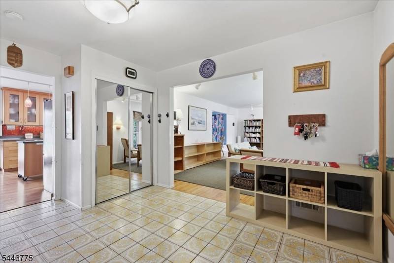 3 Winterberry Cir, Piscataway Twp., NJ 08854