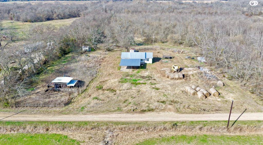 5194 County Road 15200, Deport, TX 75435