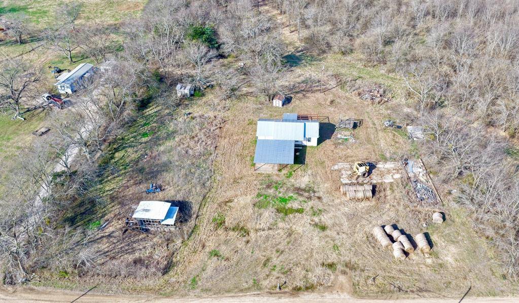 5194 County Road 15200, Deport, TX 75435