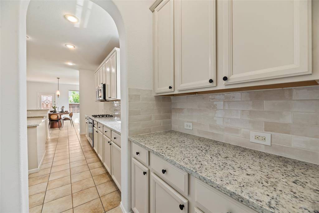 4204 Bridgestone Drive, Fort Worth, TX 76123