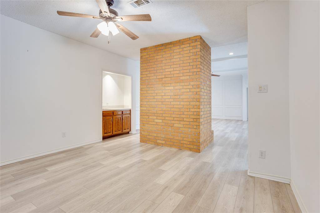 4322 Waycross Drive, Arlington, TX 76016