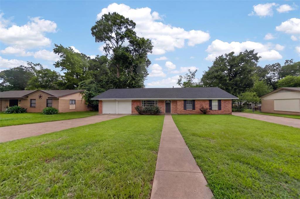813 E Clinton Avenue, Athens, TX 75751