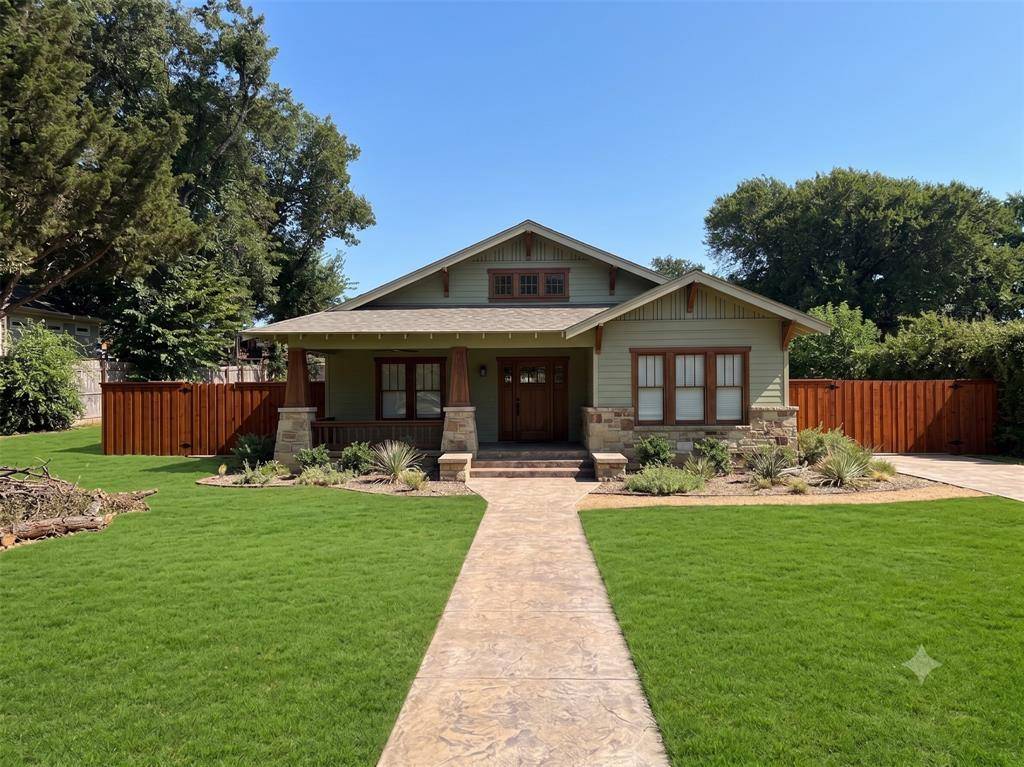2609 College Avenue, Fort Worth, TX 76110