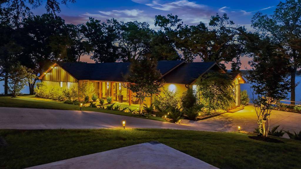 7250 Briar Road, Azle, TX 76020