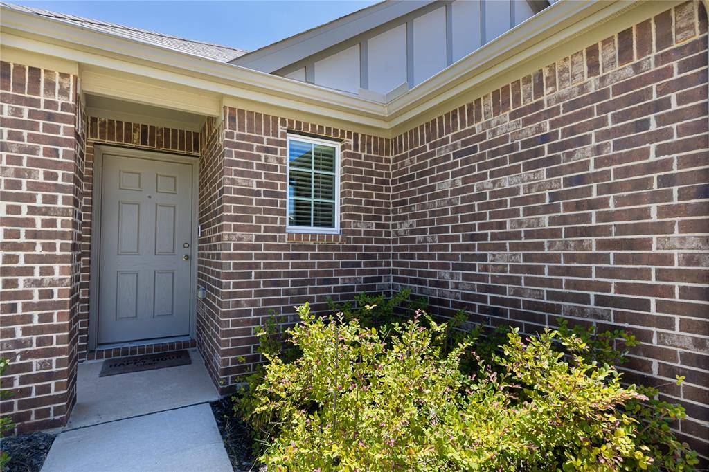 1137 Takeoff Avenue, Fort Worth, TX 76131