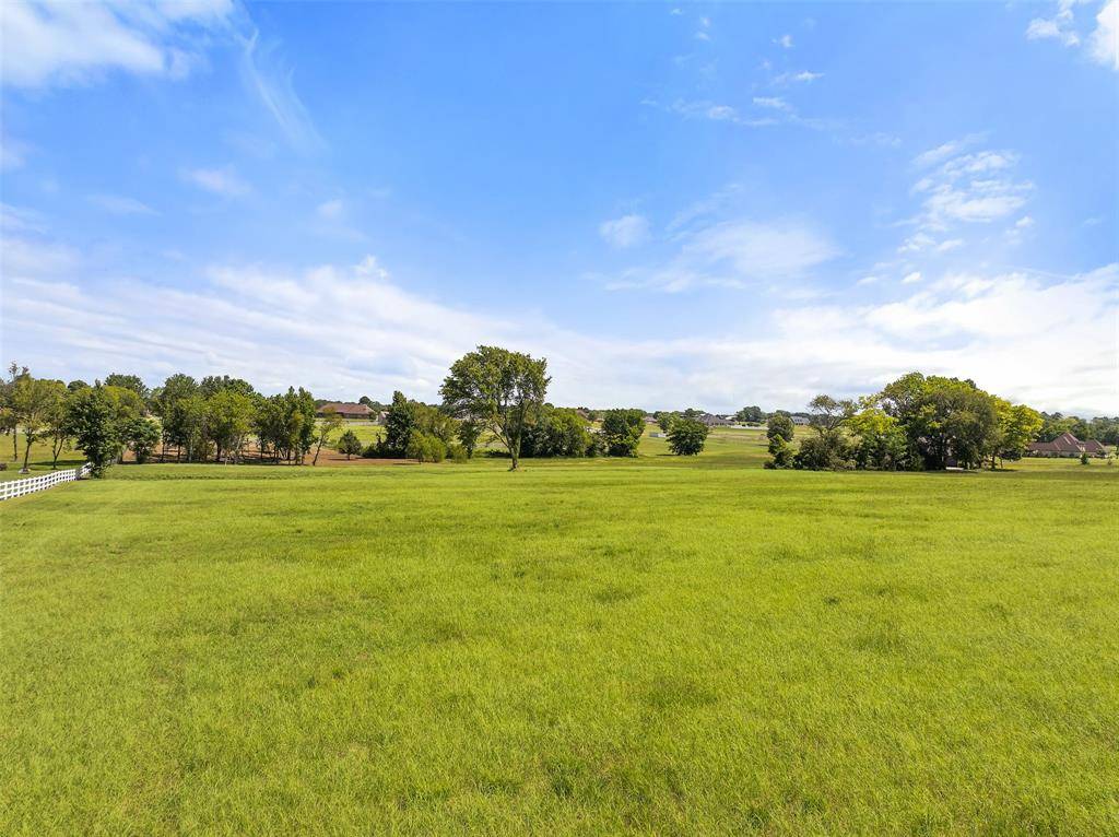 23050 Bridle View Drive, Lindale, TX 75771