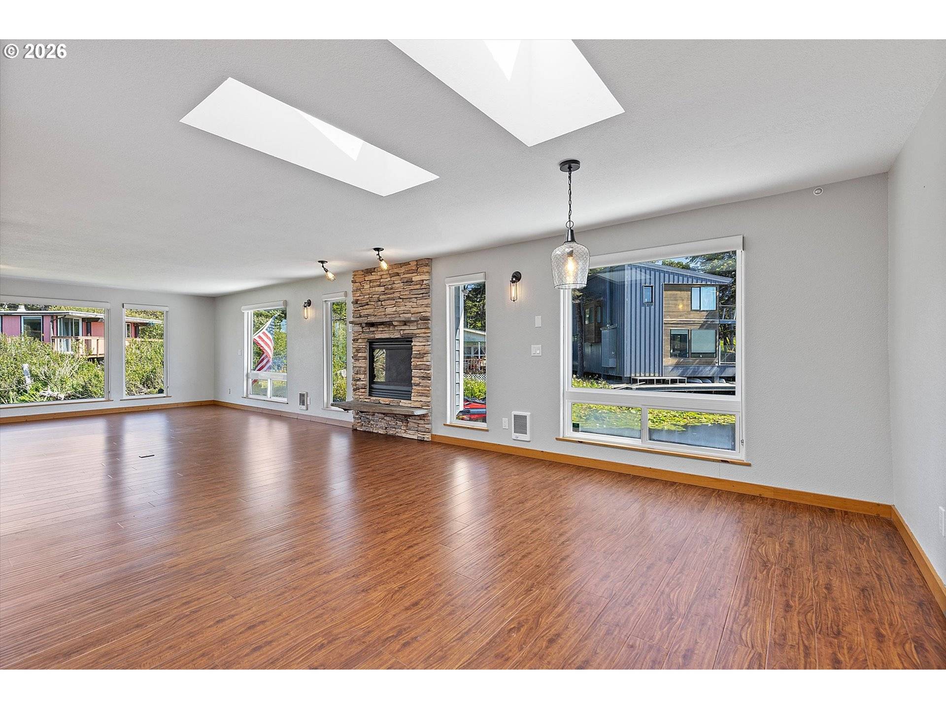 1224 SE 1ST ST, Lincoln City, OR 97367