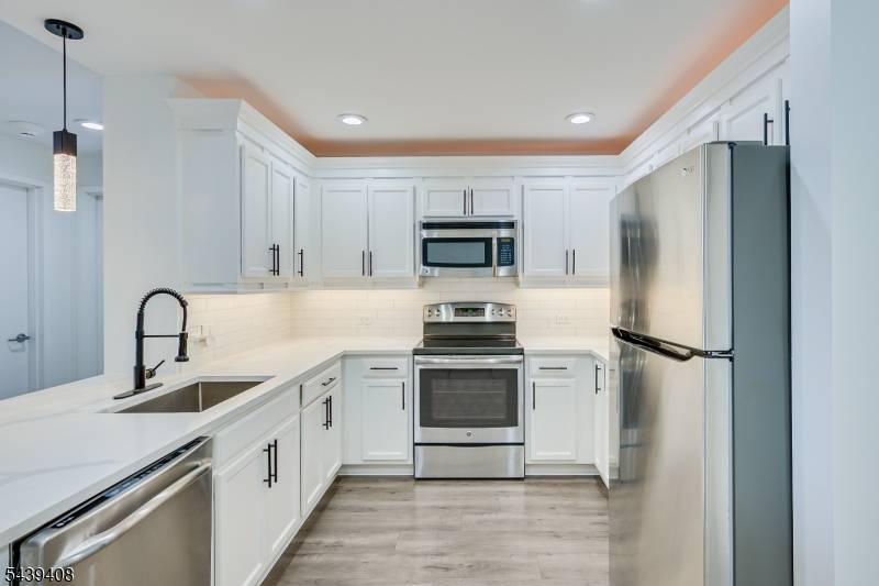 1 Carriage City Plz #1513, Rahway City, NJ 07065