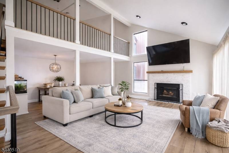 25 Bloomingdale Dr #2C, Hillsborough Twp., NJ 08844