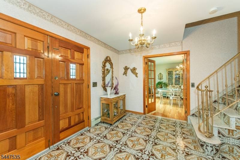 21 Bates Dr, Fairfield Twp., NJ 07004