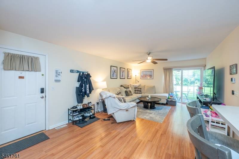 10 Parkside Ct, Wayne Twp., NJ 07470