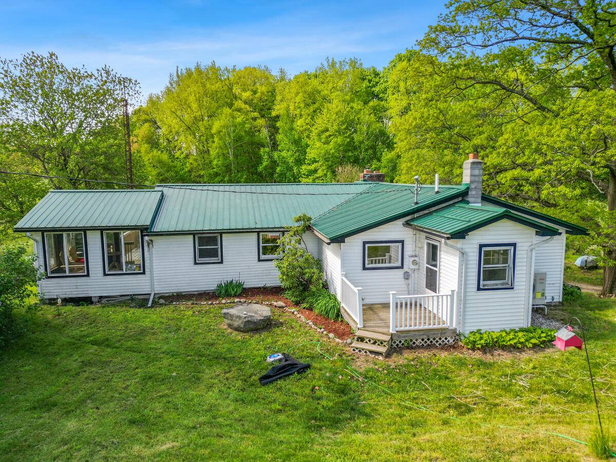 1674 W 104th ST, Ashland Twp, MI 49327
