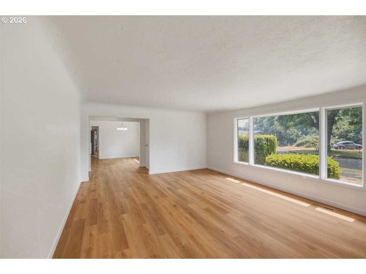 815 Church ST, Woodburn, OR 97071