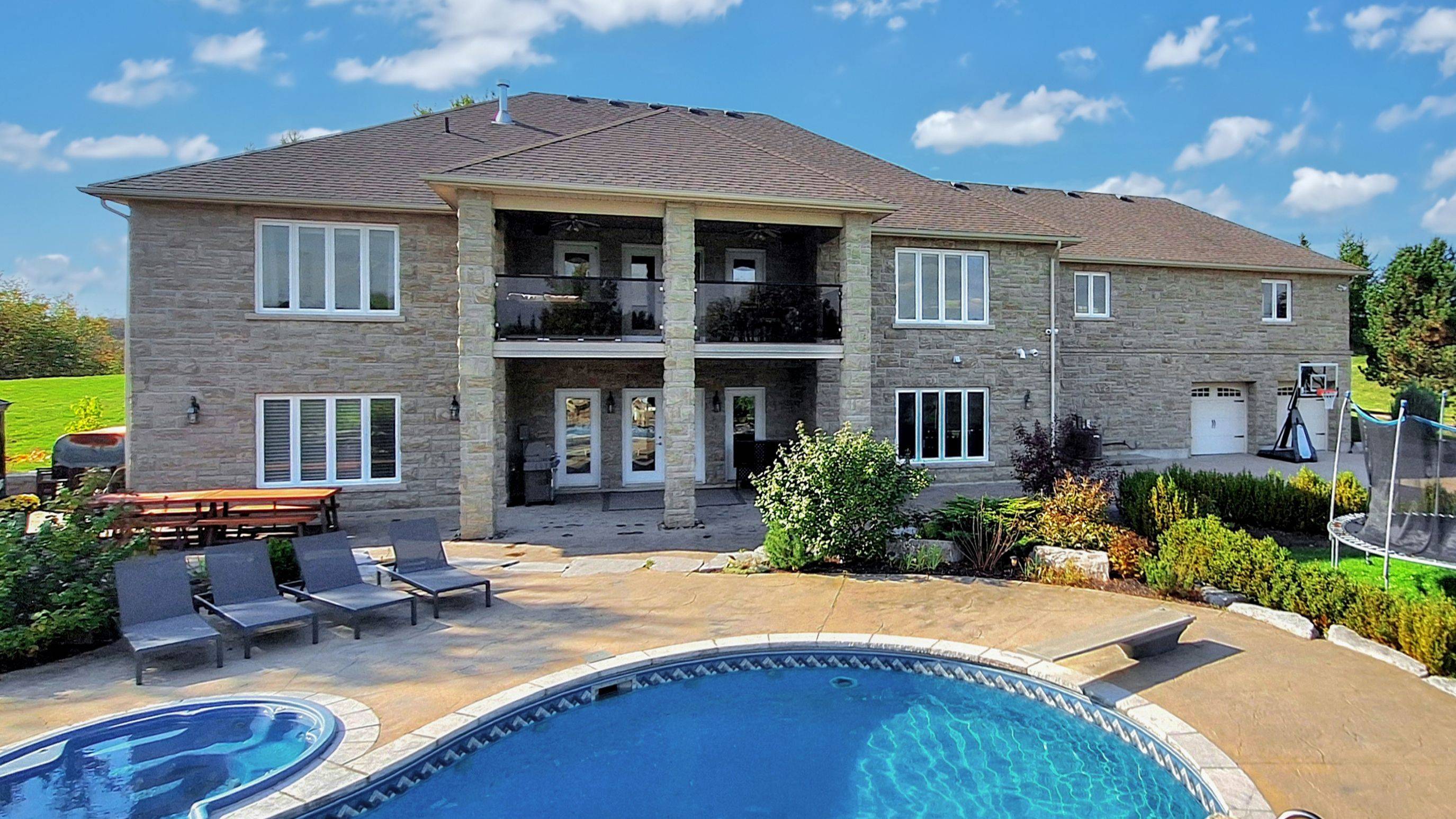 1065 20th Side RD, King, ON L0G 1T0