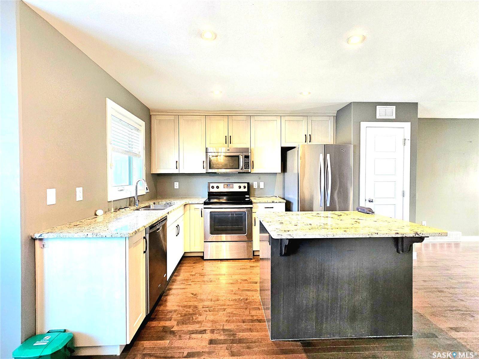 1415 Hunter ROAD, Saskatoon, SK S7T 0T4