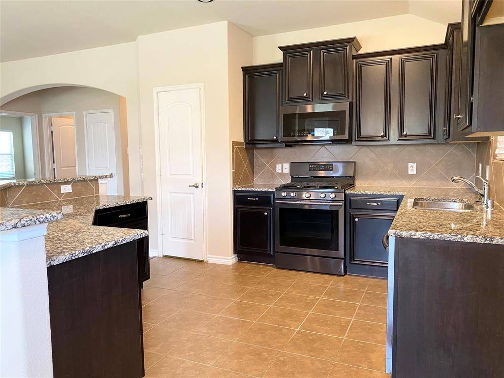 848 Lake Forest Trail, Little Elm, TX 75068