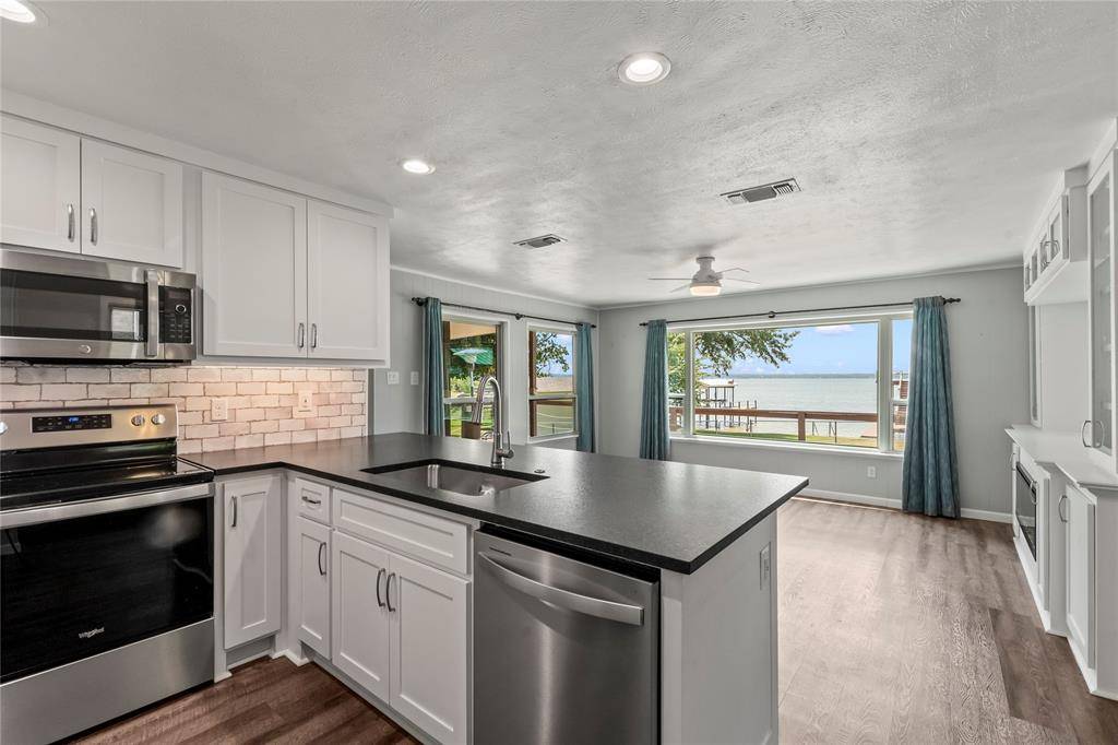 179 Autumn Wood Trail, Gun Barrel City, TX 75156