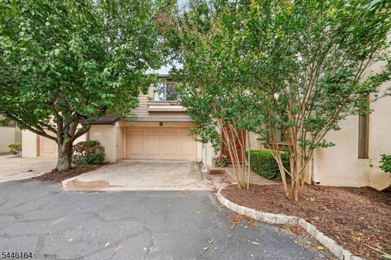 461 Sayre Dr, Plainsboro Twp., NJ 08540