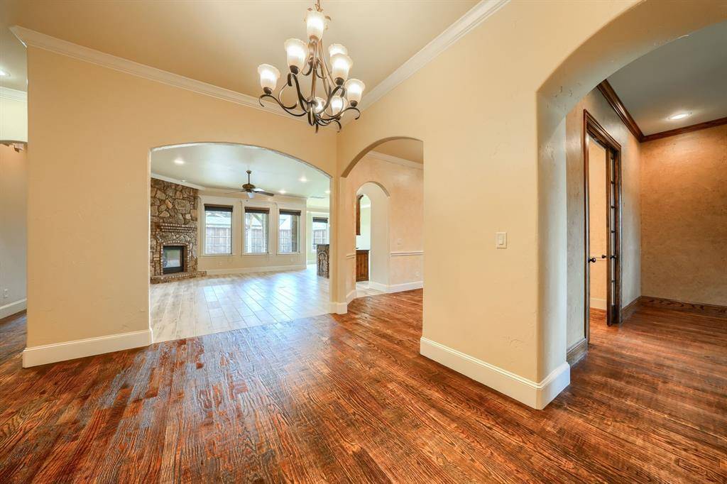 8009 Canyon Oak Drive, North Richland Hills, TX 76182