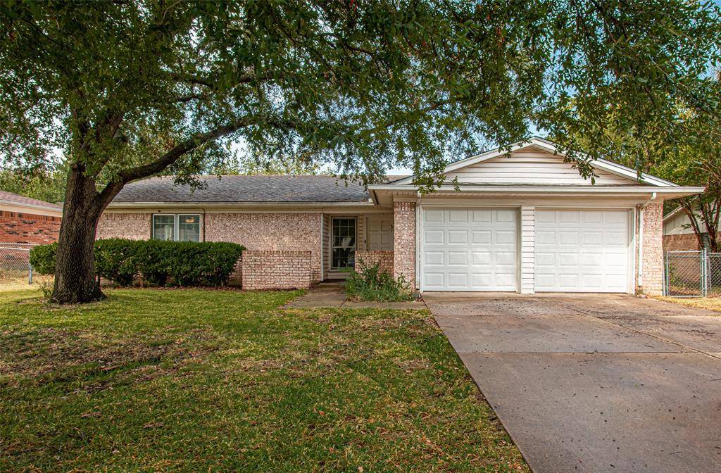 1216 Bryant Street, Benbrook, TX 76126