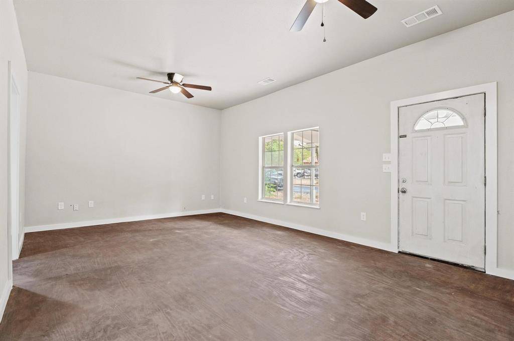 1008 W 10th Street, Bonham, TX 75418