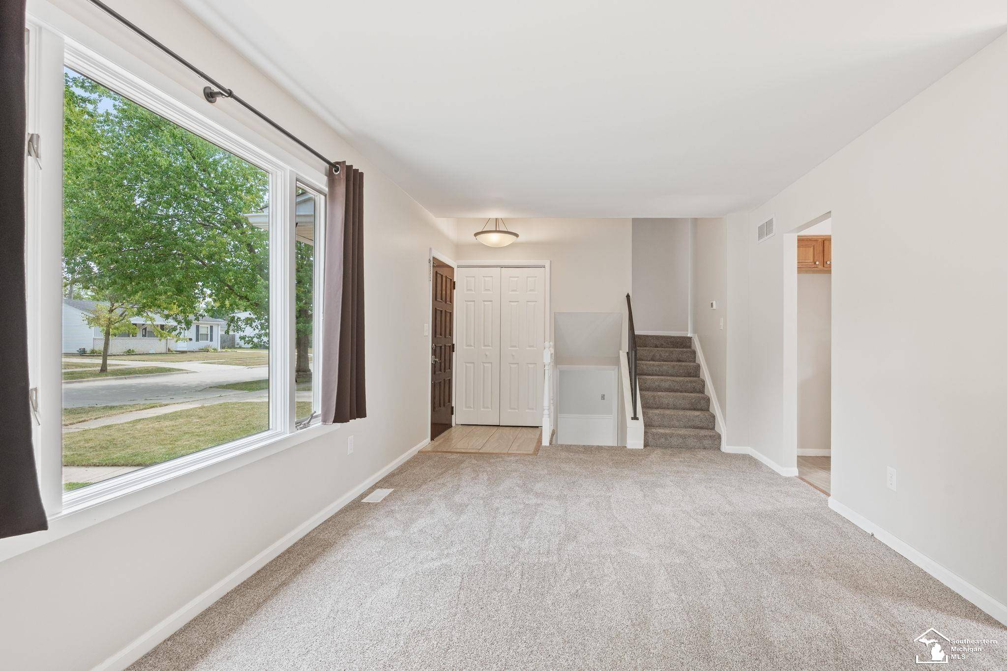 625 John Rolfe DR, Monroe, MI 48162