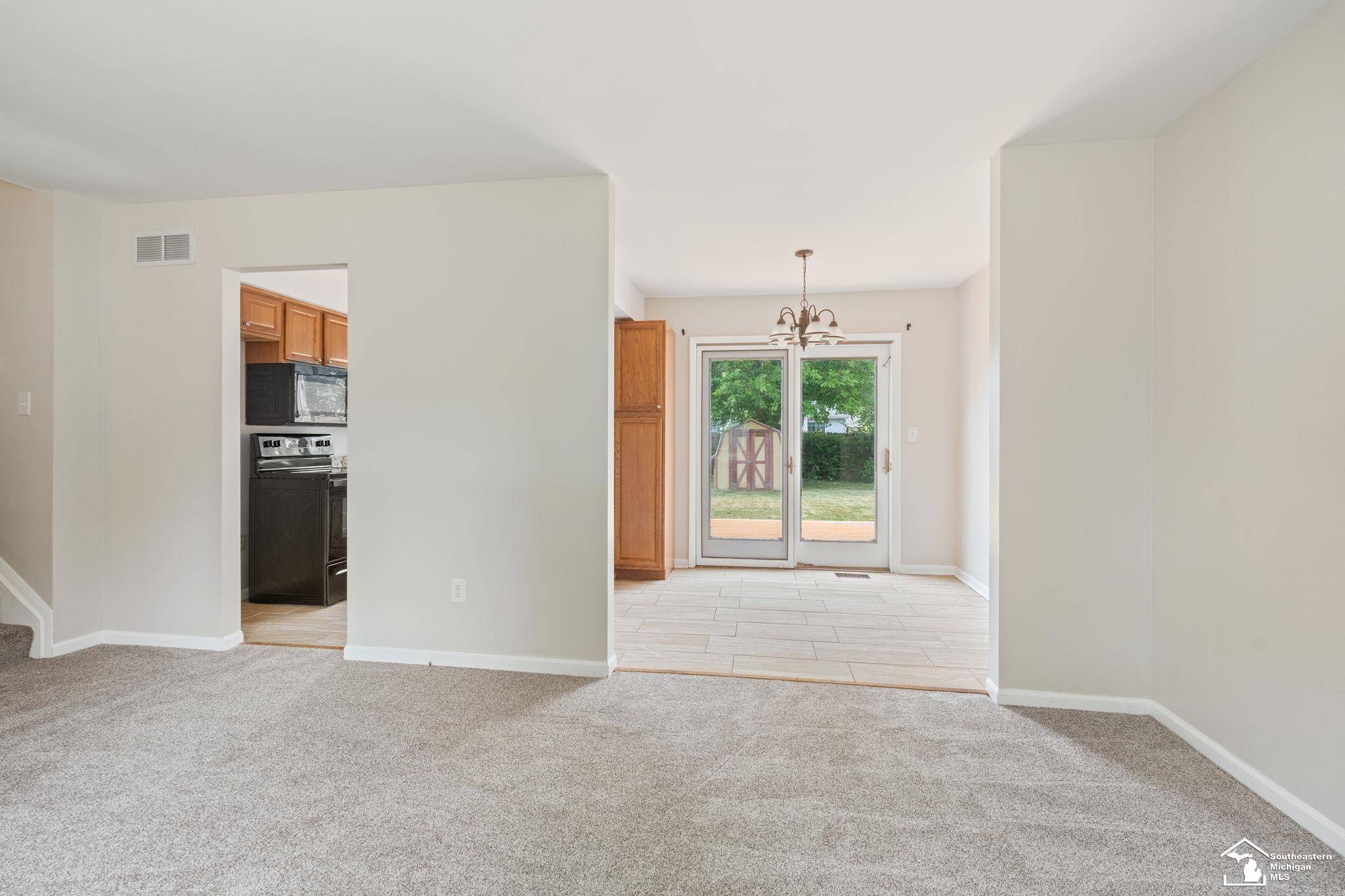 625 John Rolfe DR, Monroe, MI 48162