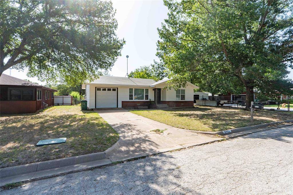 514 MCCONNELL Street, Jacksboro, TX 76458