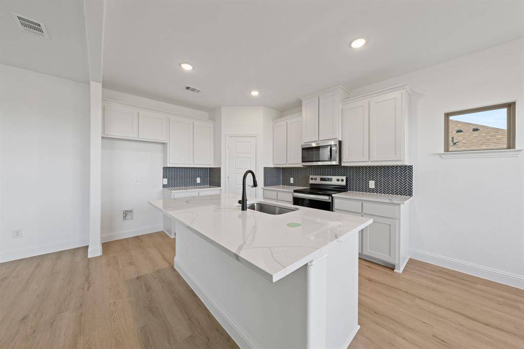 5000 Taylor Trail, Sanger, TX 76266