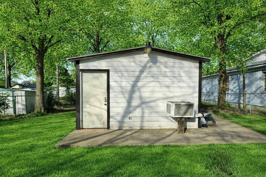 625 E Acheson Street, Denison, TX 75021