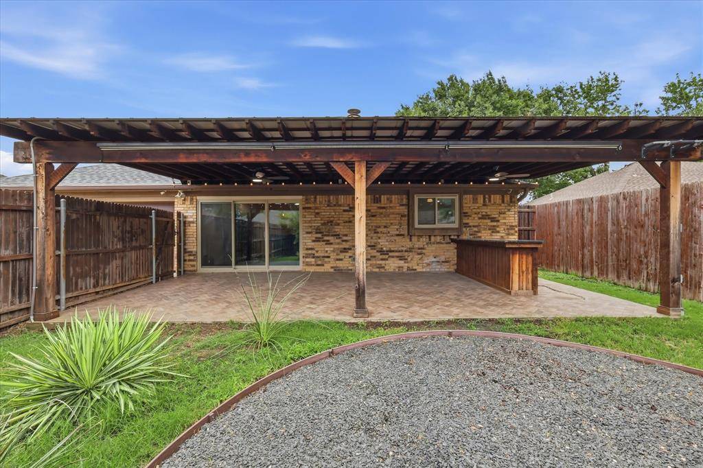 1614 Sunswept Terrace, Lewisville, TX 75077