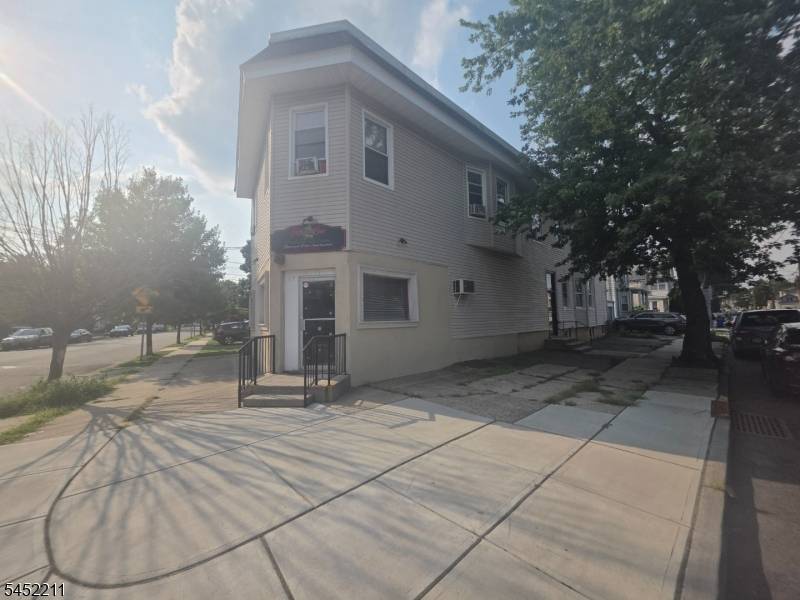 17 Maolis Ave, Bloomfield Twp., NJ 07003