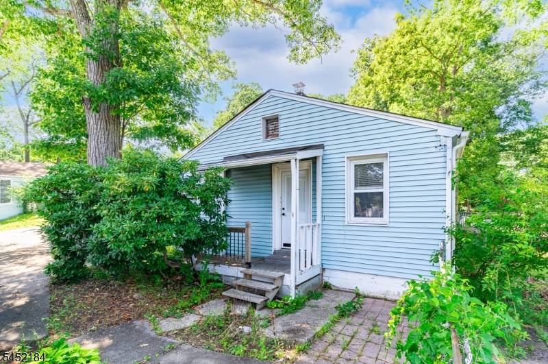 73 Roosevelt Ave, Victory Gardens Boro, NJ 07801