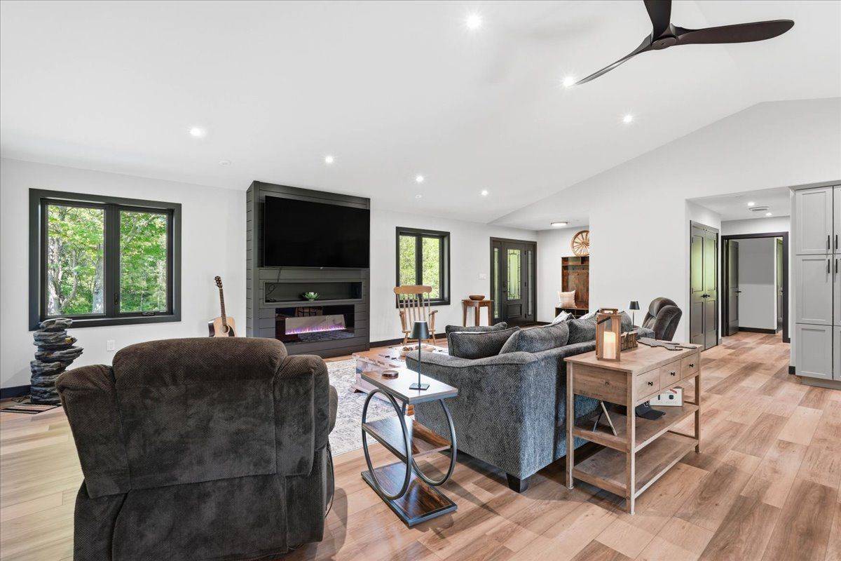 82 Conchie RD, Tweed, ON K0K 3J0