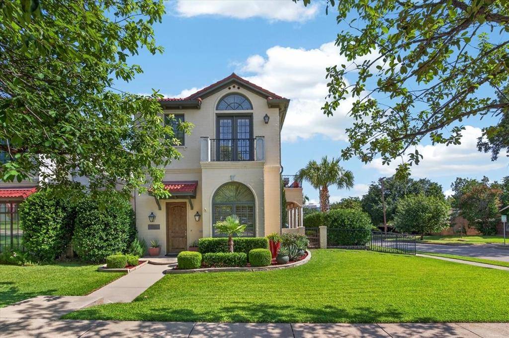 3700 Crestline Road, Fort Worth, TX 76107